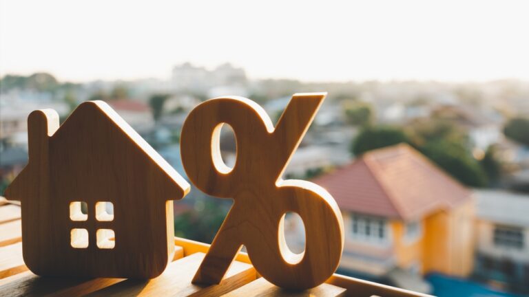 Real Estate Investors: Rates Drop, Pending Sales Rise